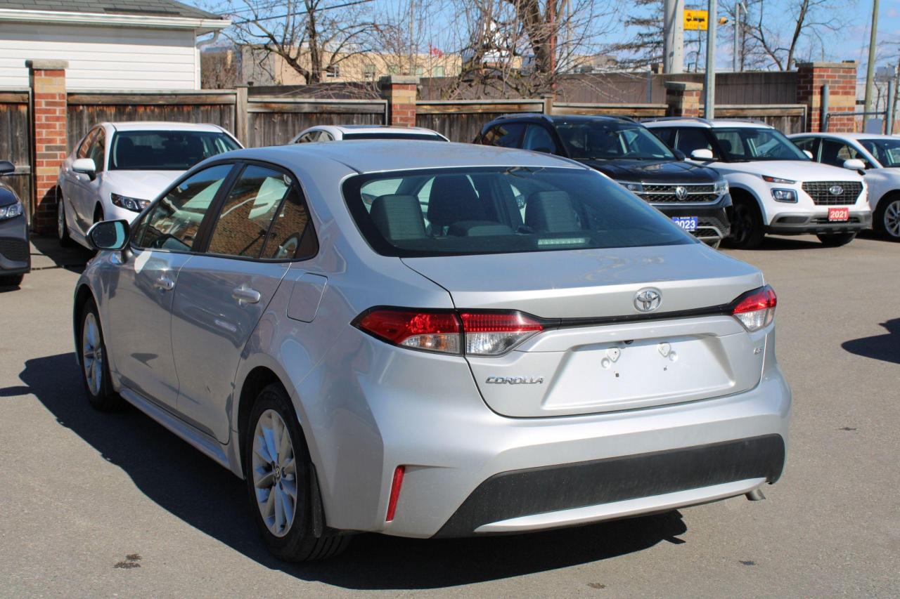 2022 Toyota Corolla LE CVT with sunroof - Photo #3