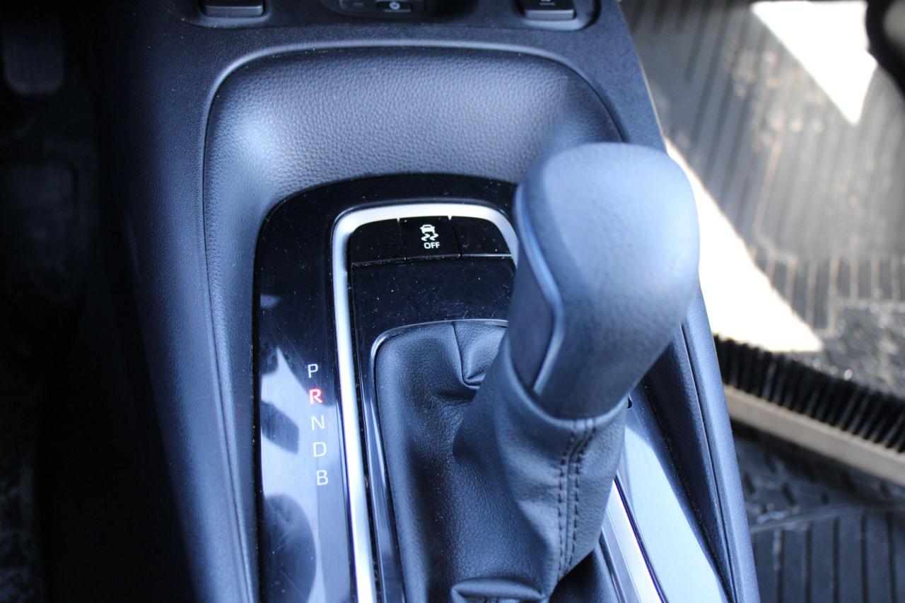 2022 Toyota Corolla LE CVT with sunroof - Photo #6