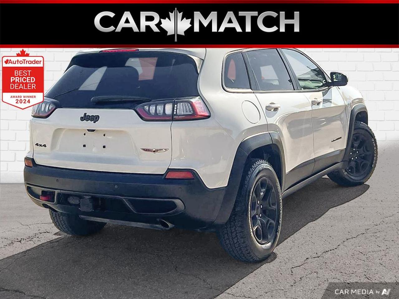 2019 Jeep Cherokee TRAILHAWK / 4X4 / ROOF / LEATHER / NO ACCIDENTS - Photo #5