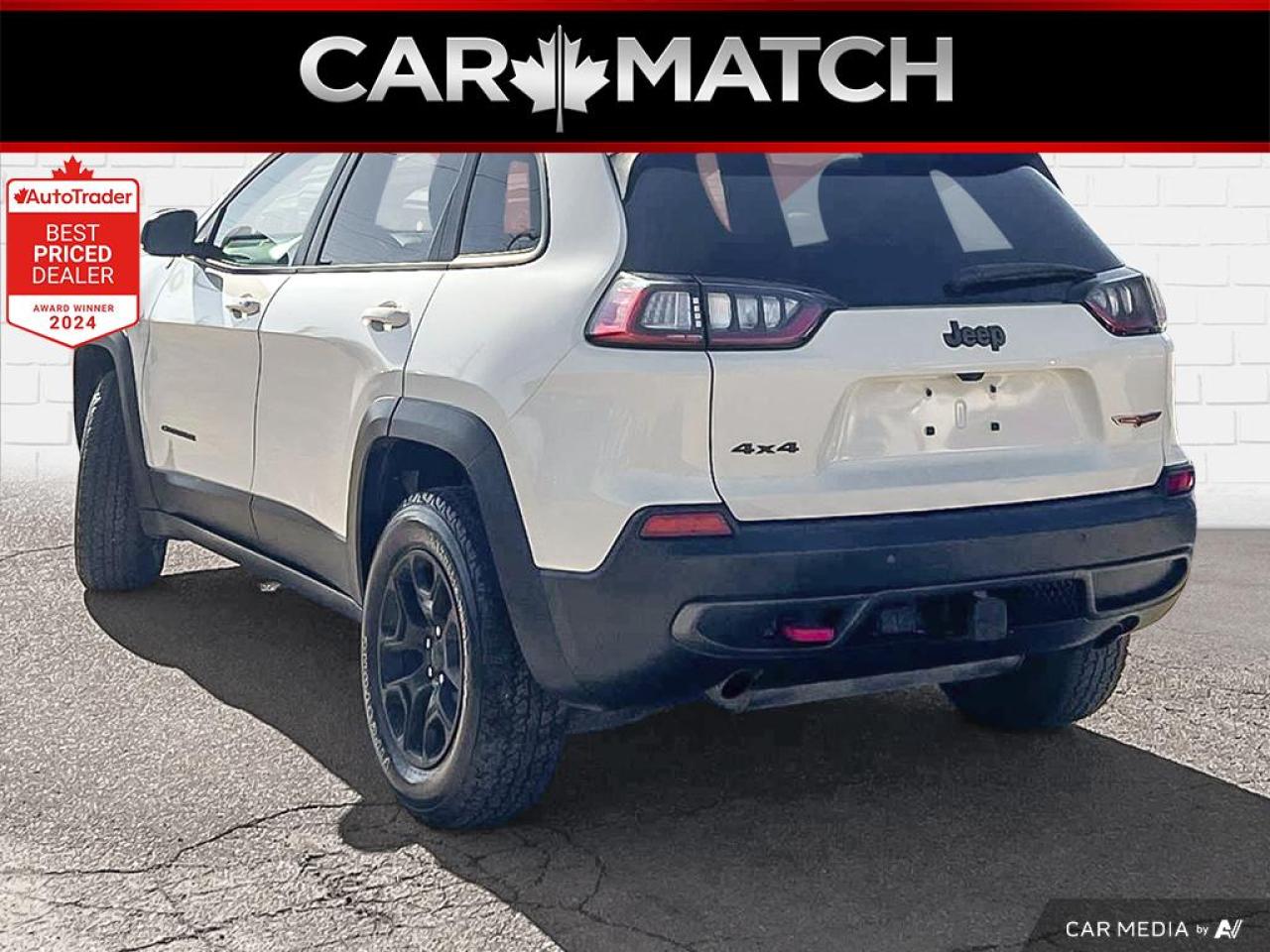 2019 Jeep Cherokee TRAILHAWK / 4X4 / ROOF / LEATHER / NO ACCIDENTS - Photo #4