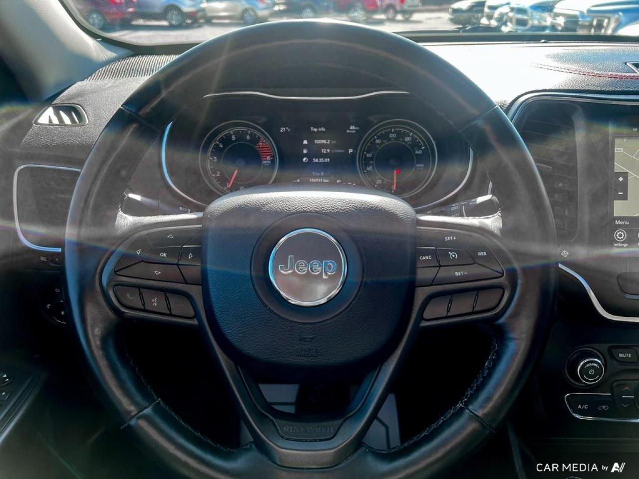 2019 Jeep Cherokee TRAILHAWK / 4X4 / ROOF / LEATHER / NO ACCIDENTS - Photo #21