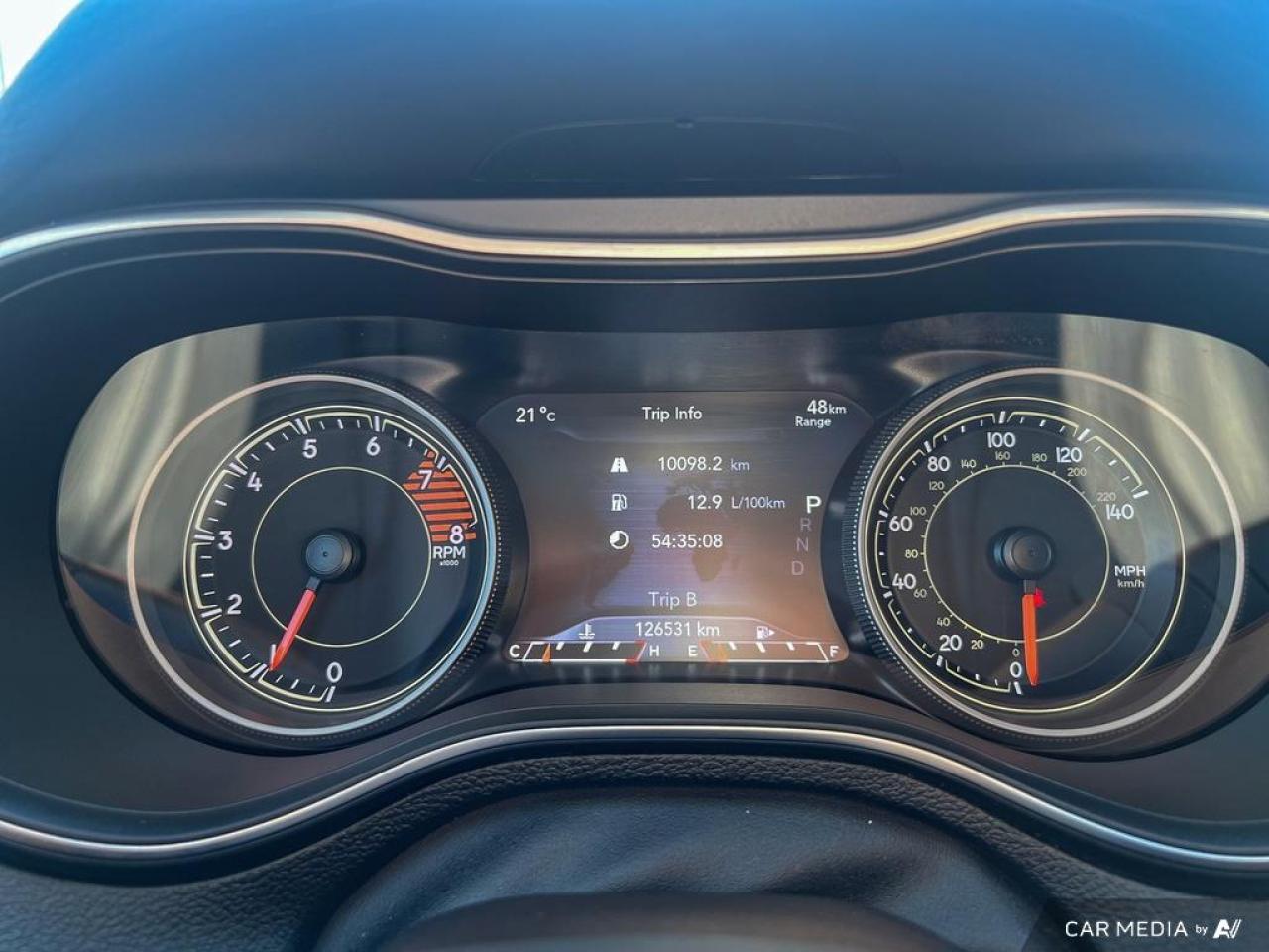 2019 Jeep Cherokee TRAILHAWK / 4X4 / ROOF / LEATHER / NO ACCIDENTS - Photo #24