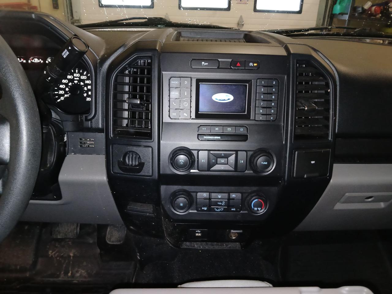 2020 Ford F-150 XL - Photo #4