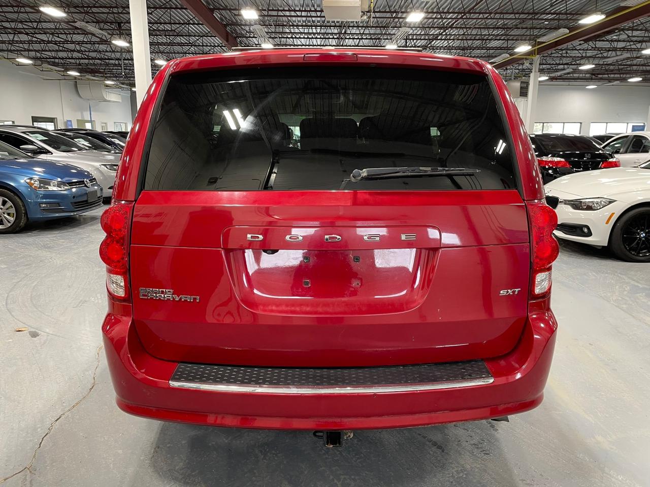 2014 Dodge Grand Caravan SXT - Photo #4