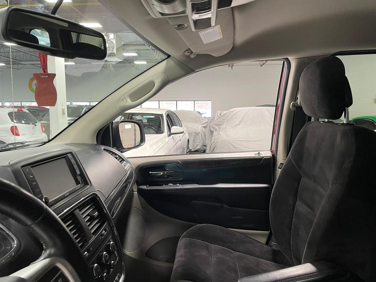 2014 Dodge Grand Caravan SXT - Photo #13