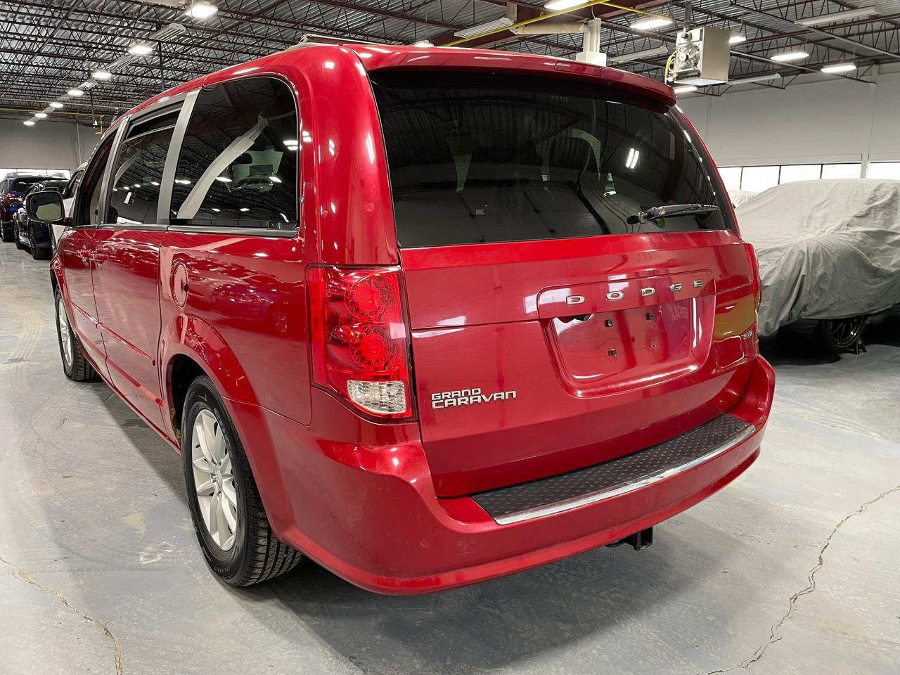 2014 Dodge Grand Caravan SXT - Photo #3