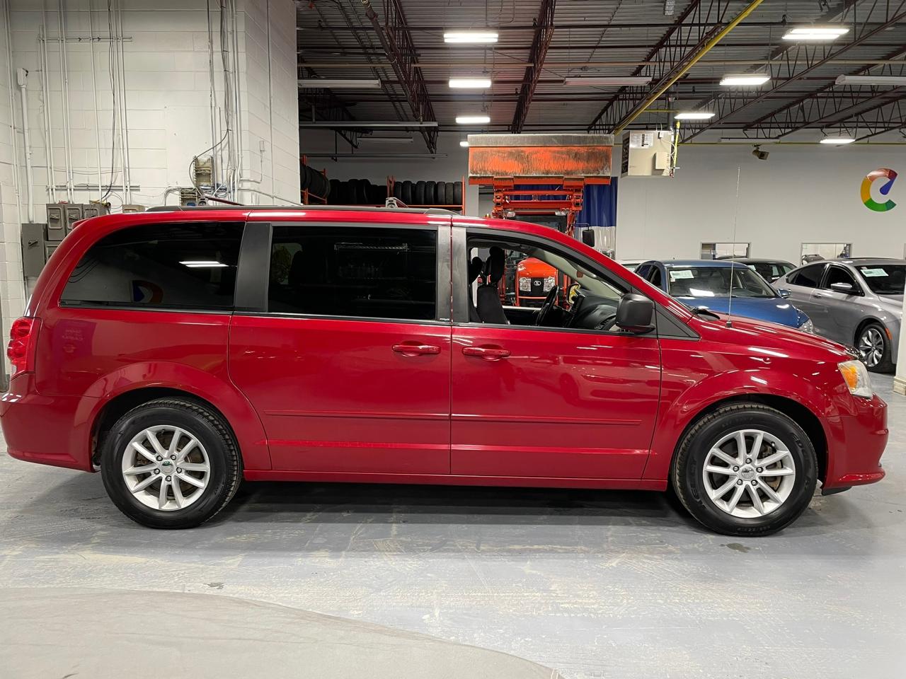2014 Dodge Grand Caravan SXT - Photo #6