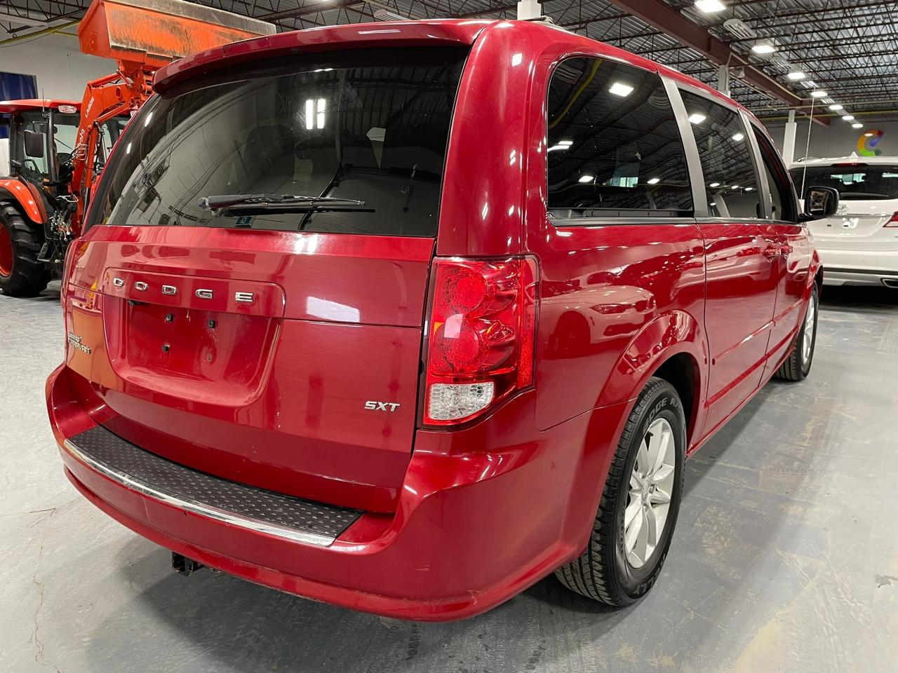 2014 Dodge Grand Caravan SXT - Photo #5