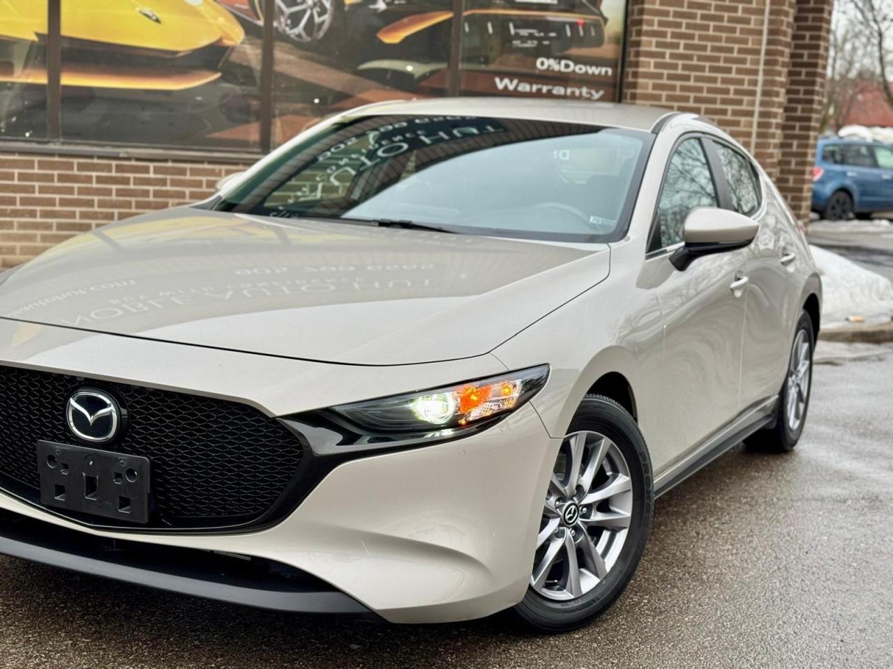 2022 Mazda MAZDA3 GS Photo2