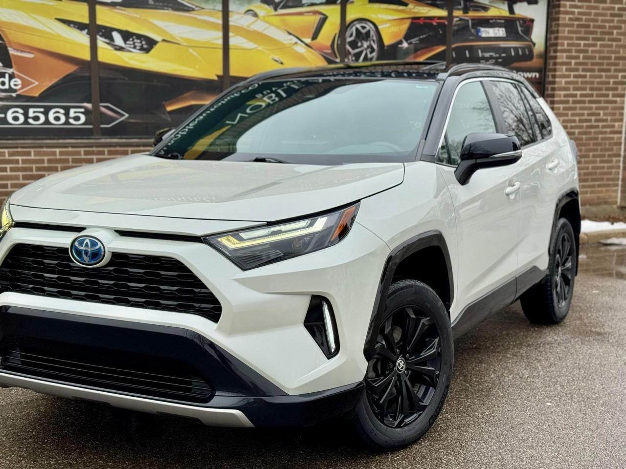 2022 Toyota RAV4 XSE Hybrid Photo2