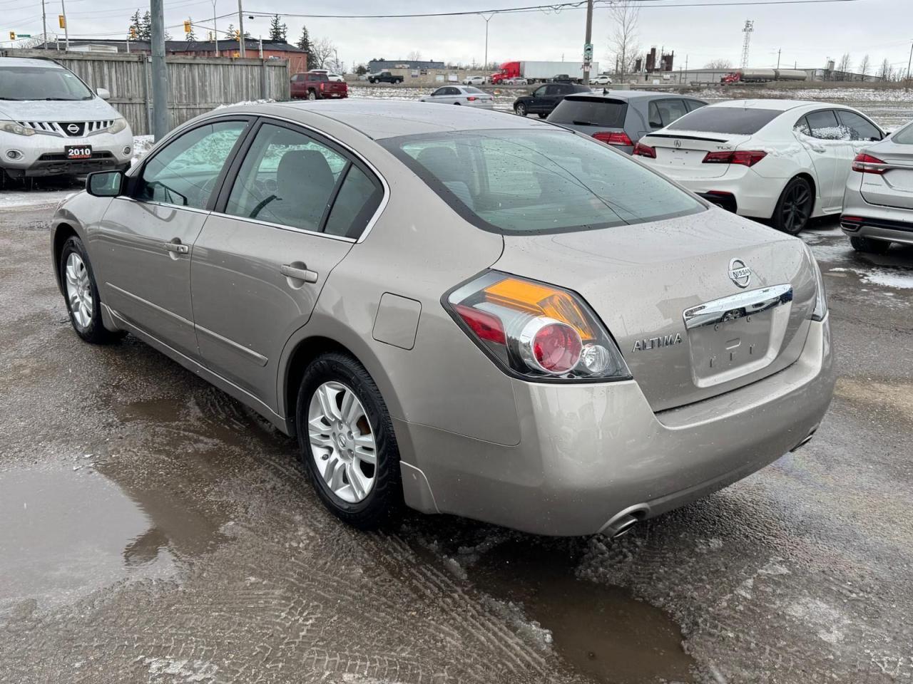 2011 Nissan Altima 2.5 S, AUTO, ONLY 64KMS, LOW KMS, CERTIFIED - Photo #3