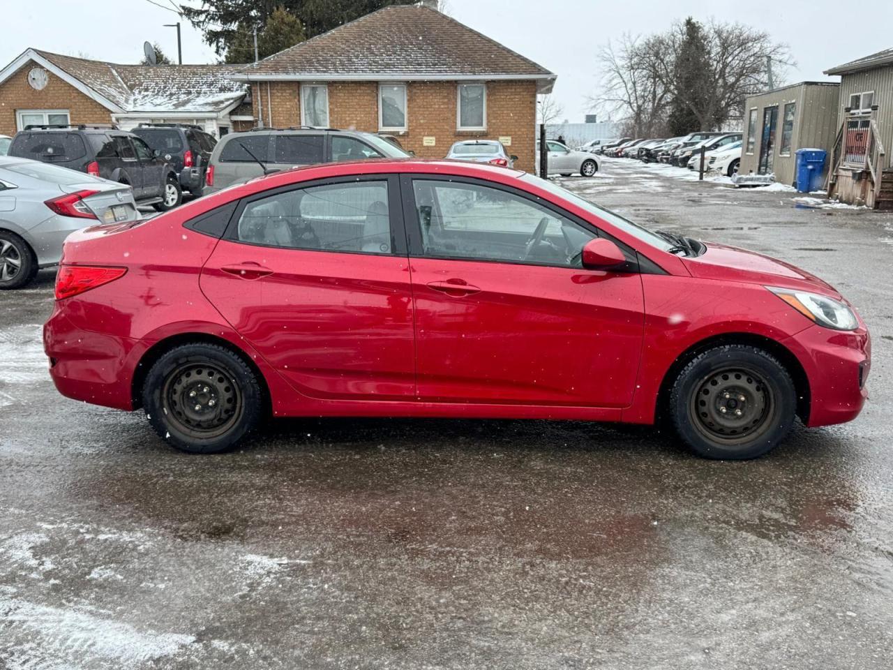 2012 Hyundai Accent GL, AUTO, ONLY 29,000KMS, LOW KMS, CERTIFIED - Photo #6