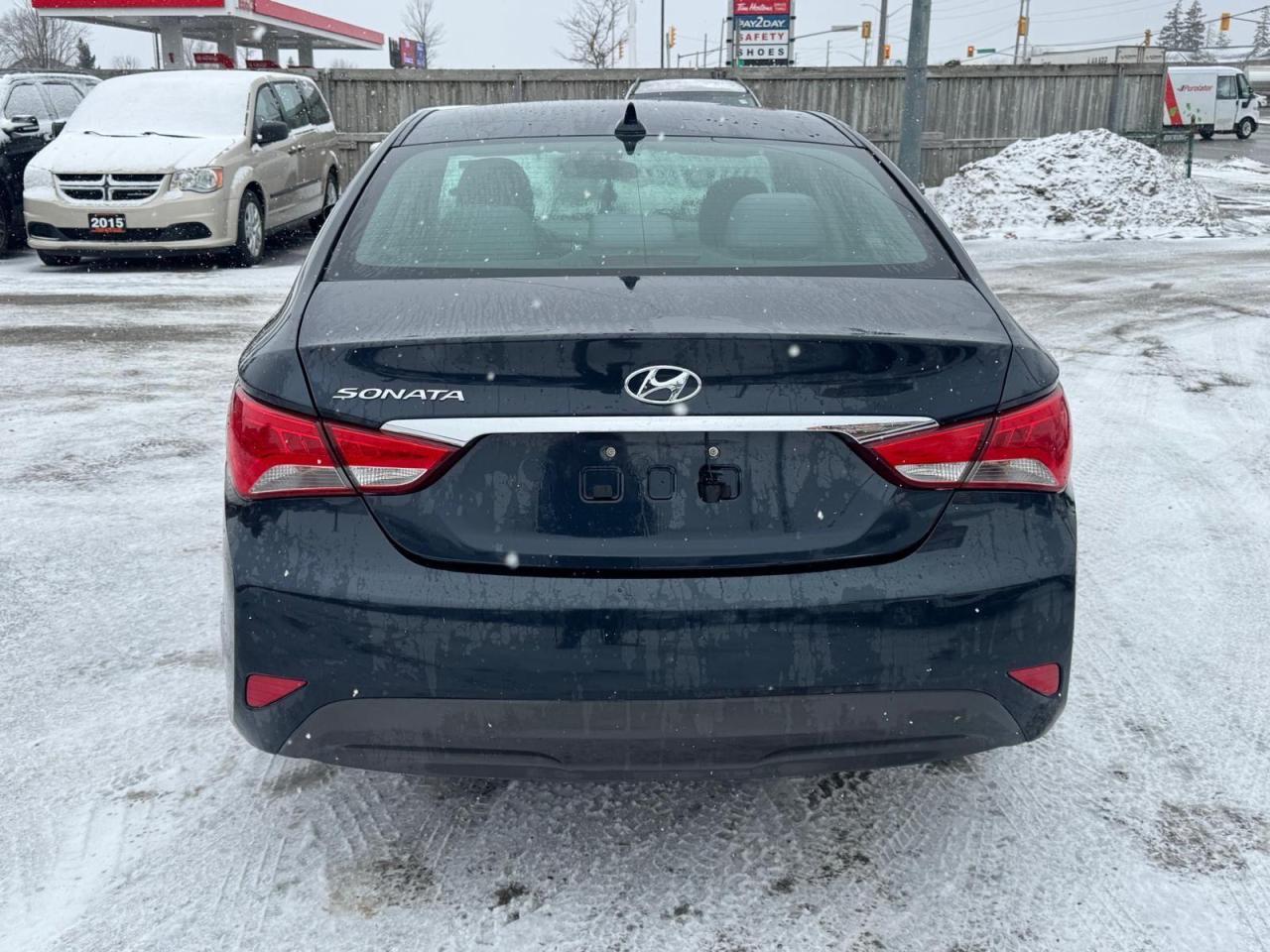 2014 Hyundai Sonata GL, AUTO, ALLOYS, 4 CYL, CAM, ONLY 64KMS, CERT - Photo #4