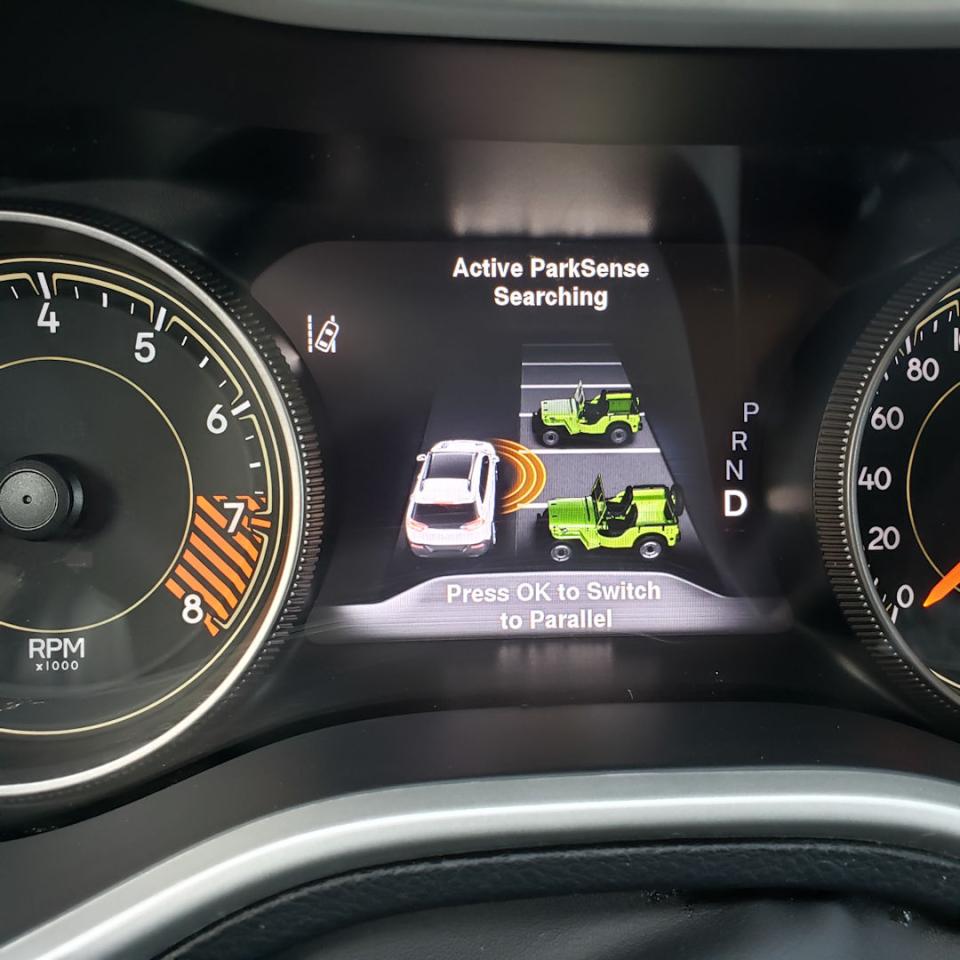 2015 Jeep Cherokee Trailhawk, Low KM Adaptive Cruise - Photo #16