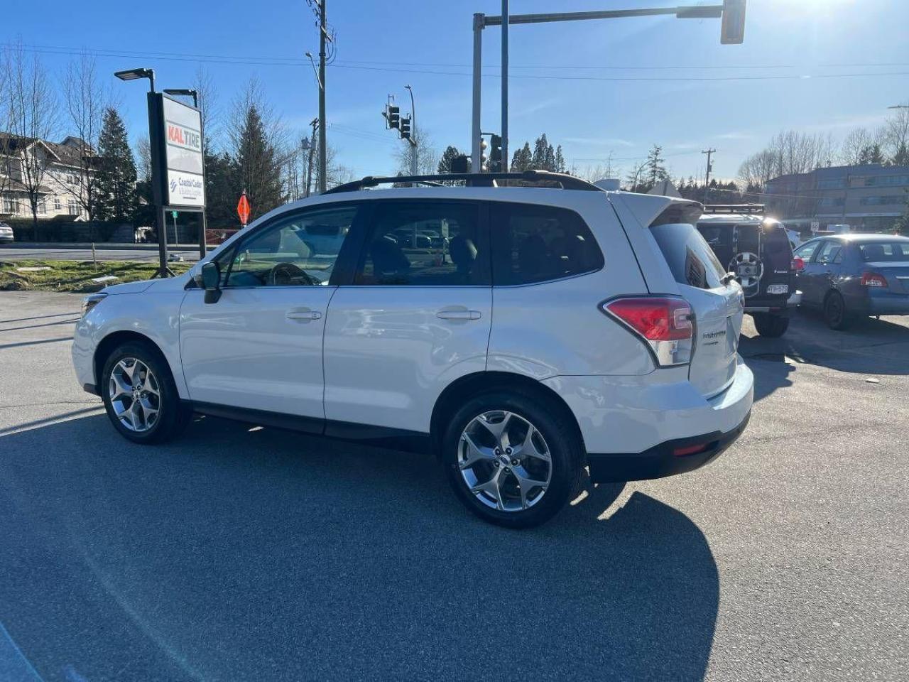 2017 Subaru Forester 5dr Wgn CVT 2.5i Limited w/Tech Pkg - Photo #9