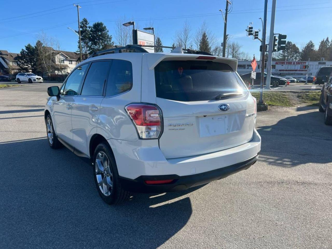 2017 Subaru Forester 5dr Wgn CVT 2.5i Limited w/Tech Pkg - Photo #10