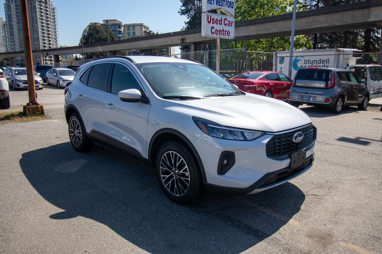 2025 Ford Escape PHEV FWD Photo
