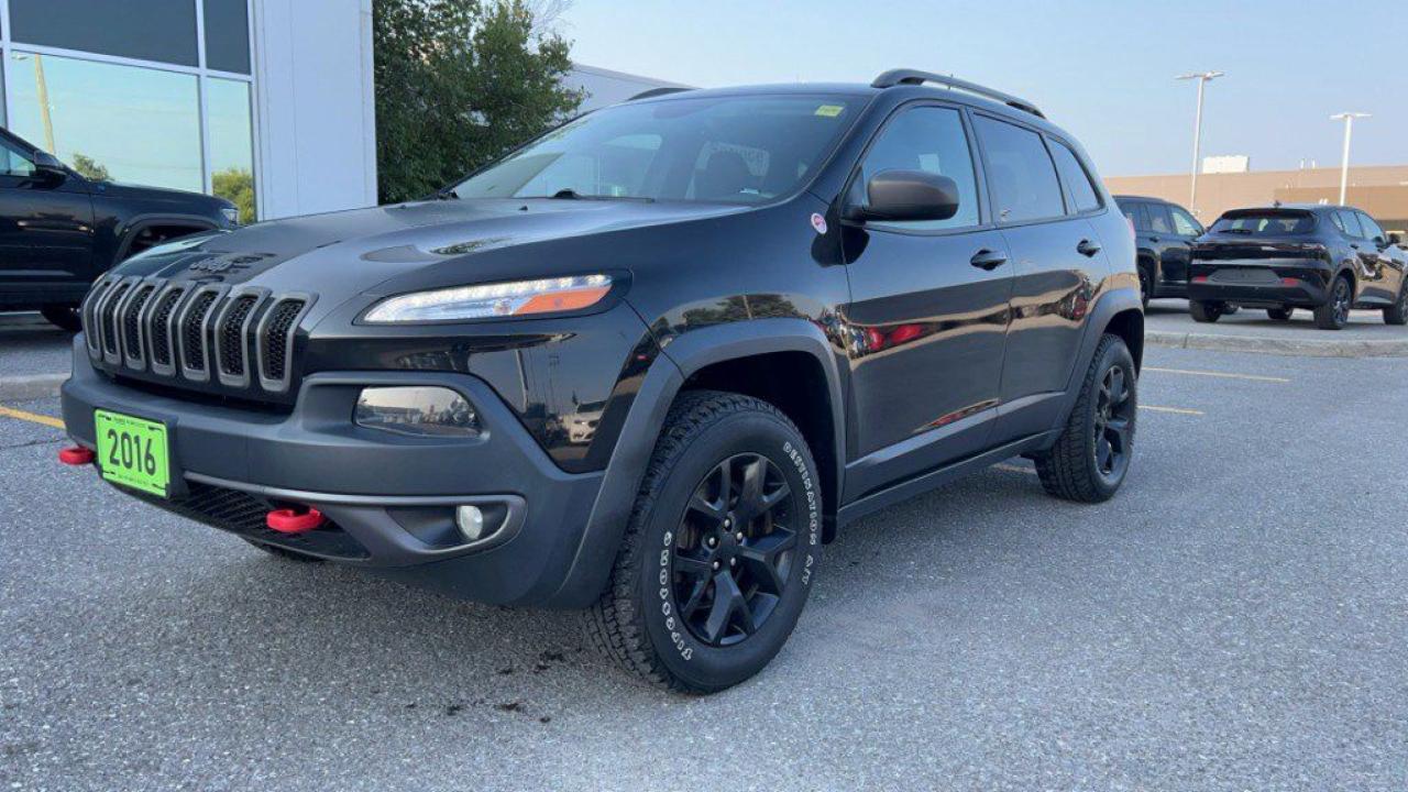 Used 2016 Jeep Cherokee 4WD 4dr Trailhawk for sale in Nepean, ON