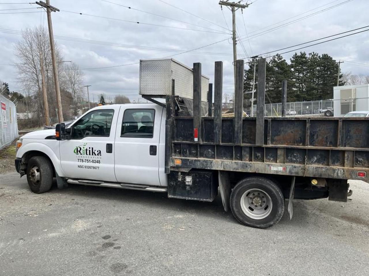 Used 2011 Ford F-350 SD F-350 Crew Cab Dump Truck for sale in Burnaby, BC