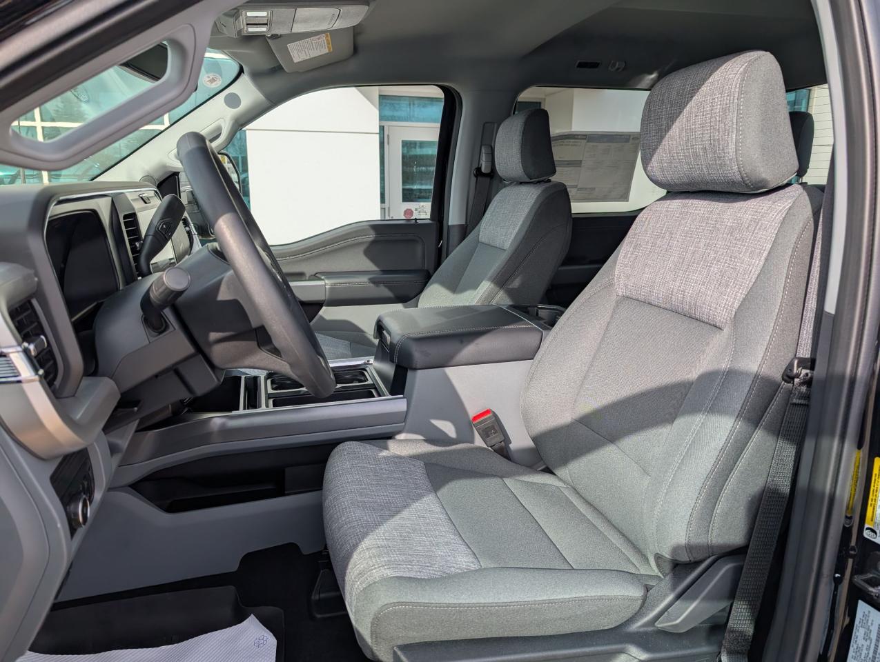 2025 Ford F-250 Super Duty SRW XLT Photo5
