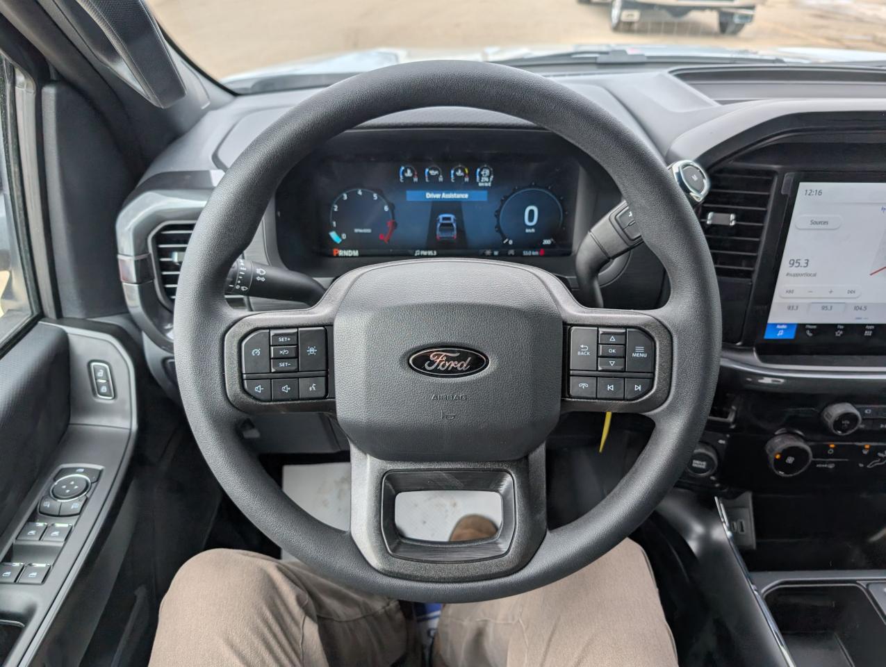 2025 Ford F-150 STX Photo5