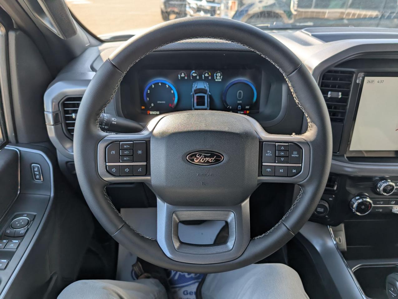2025 Ford F-150 XLT Photo5