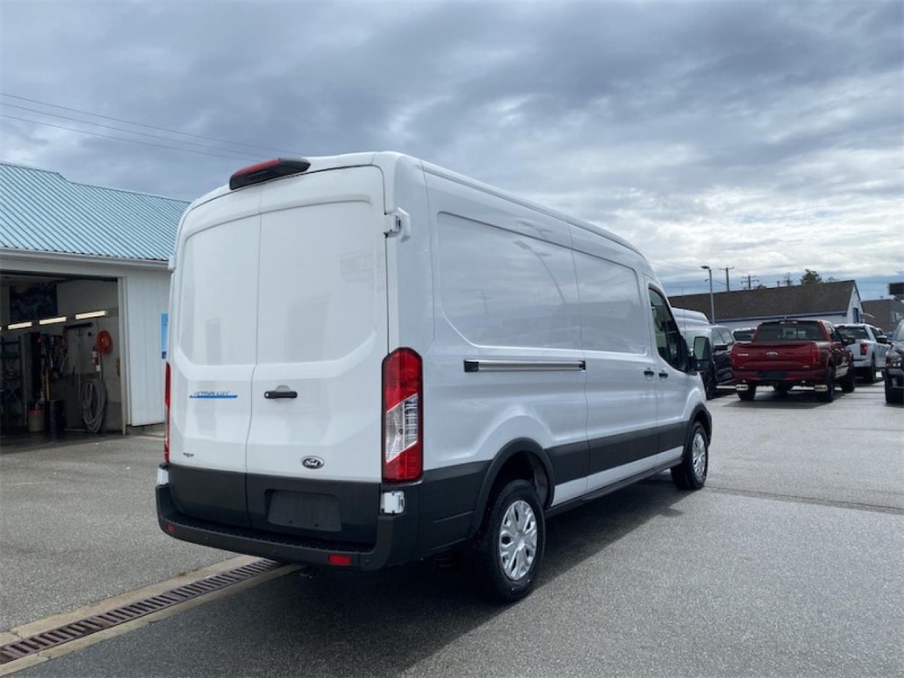 2025 Ford E-Transit Cargo Van BASE  - Sync 4 Photo4