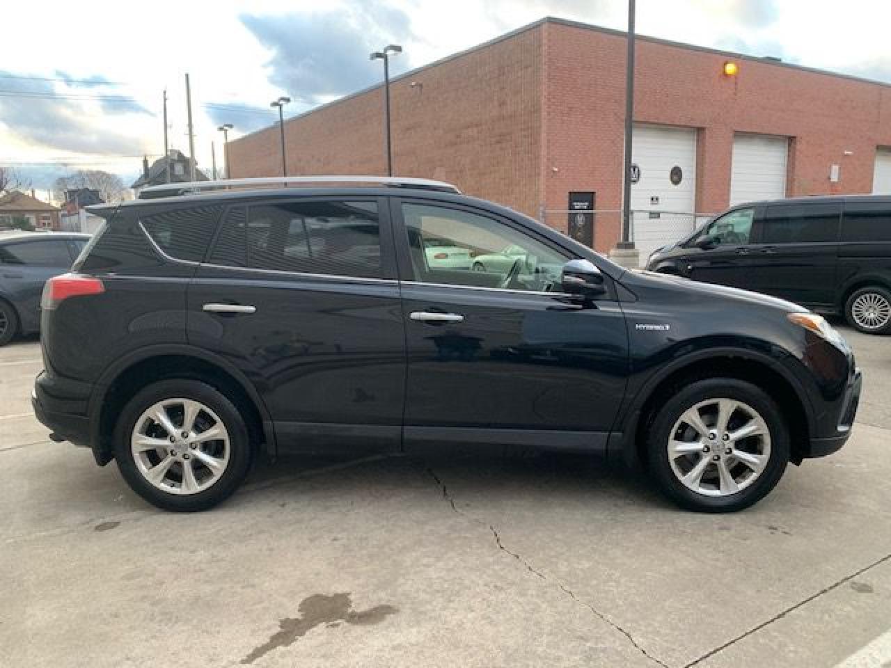 2016 Toyota RAV4 Hybrid LIMITED HYBRID-LEATHER-SUNROOF-LOADED Photo