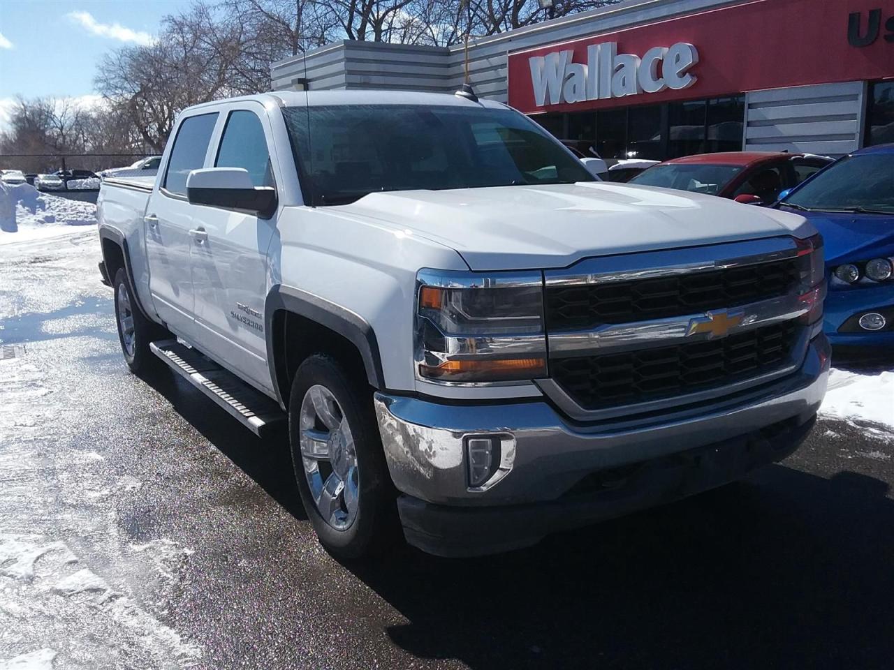 Used 2018 Chevrolet Silverado 1500 LT Crew Cab | 4X4 for sale in Ottawa, ON