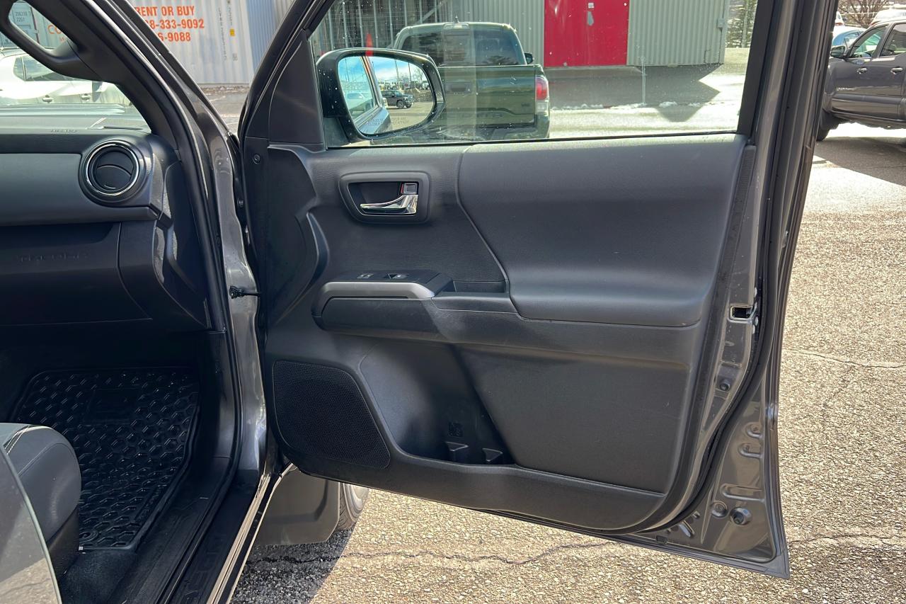 2022 Toyota Tacoma 4X4 Double CAB 6A TRD SPORT Photo