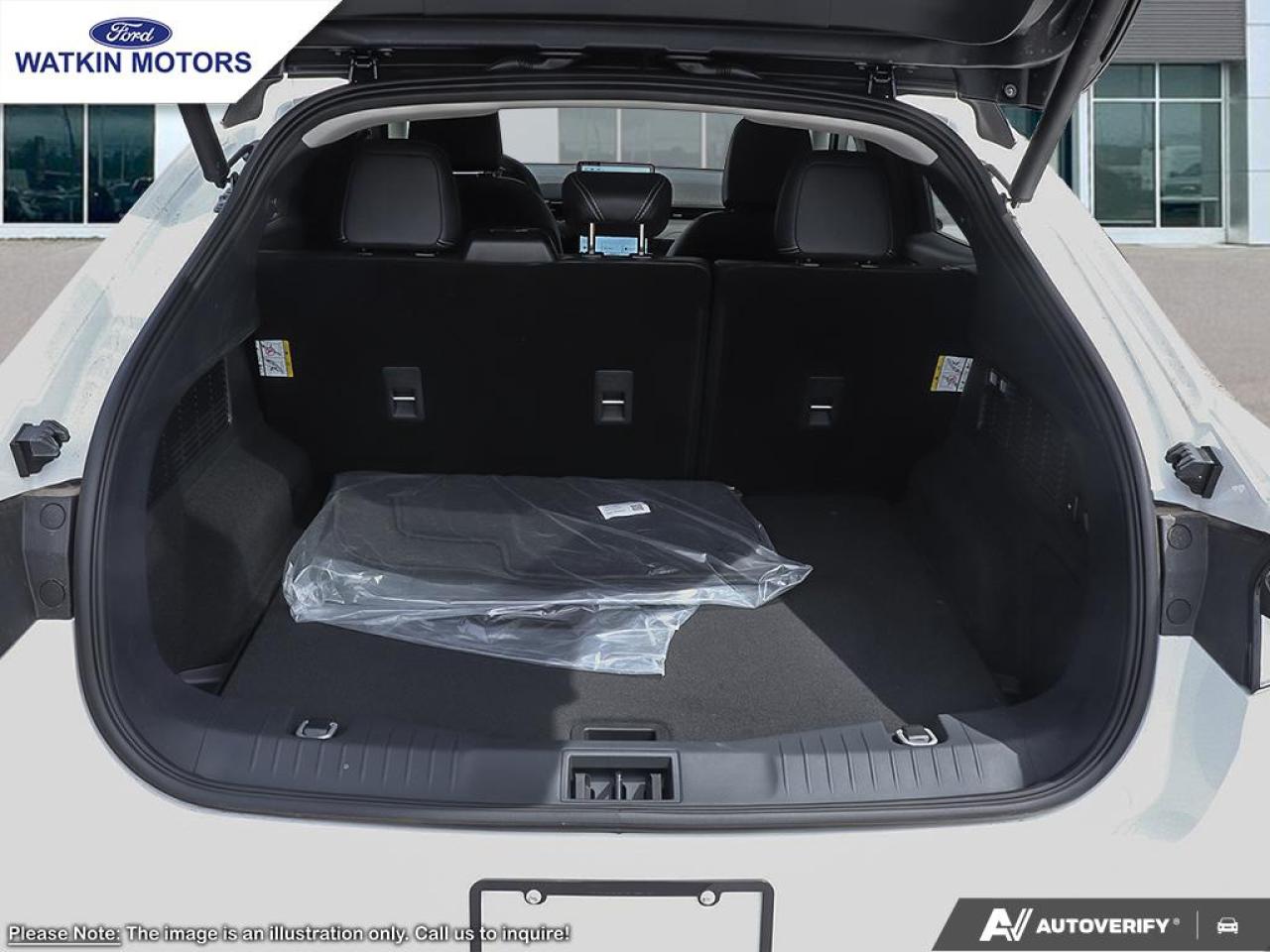 2025 Ford Mustang Mach-E Premium Photo10