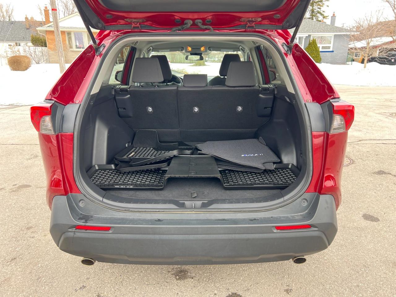 2019 Toyota RAV4 LE AWD - Photo #9