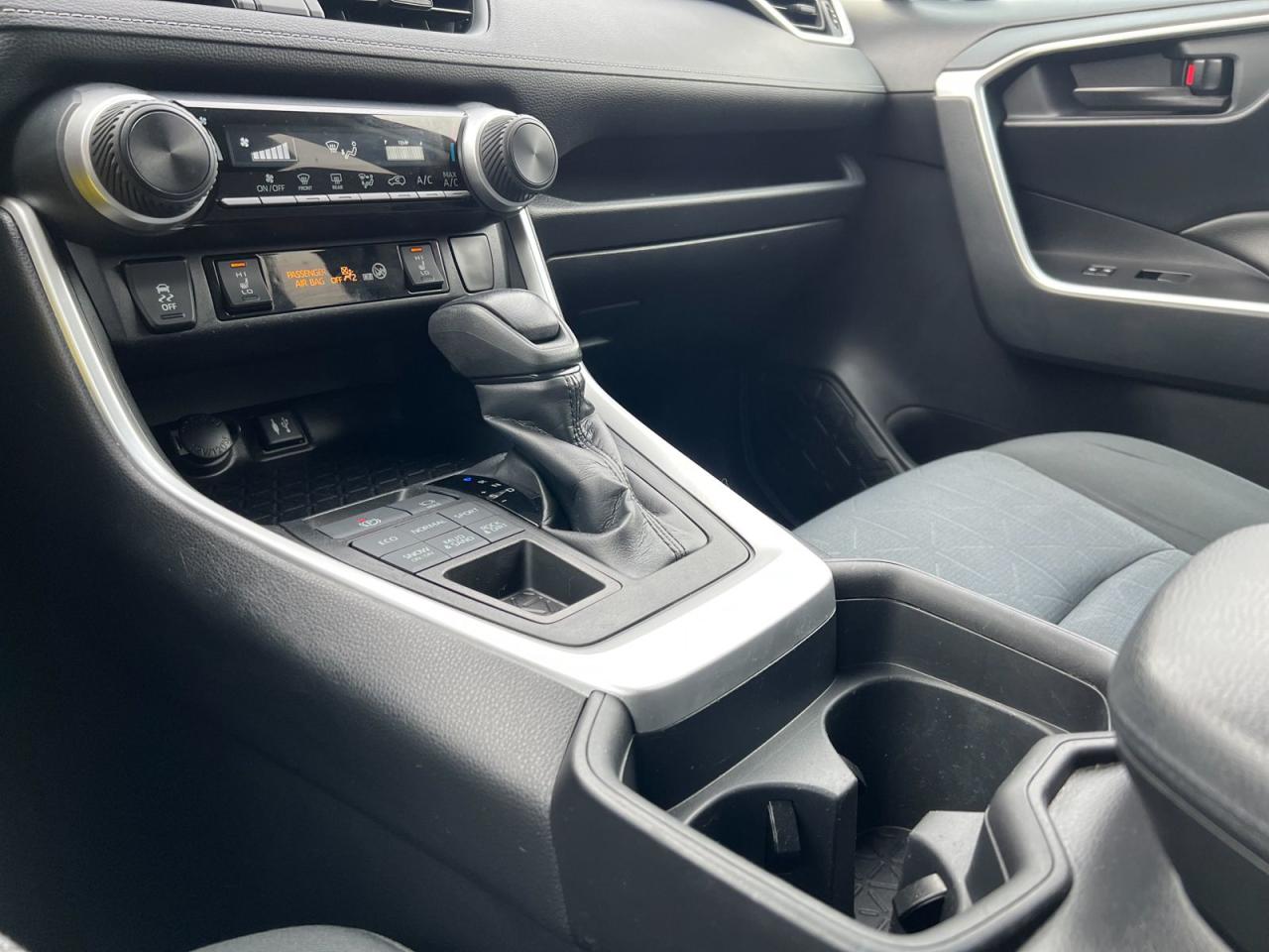 2019 Toyota RAV4 LE AWD - Photo #17