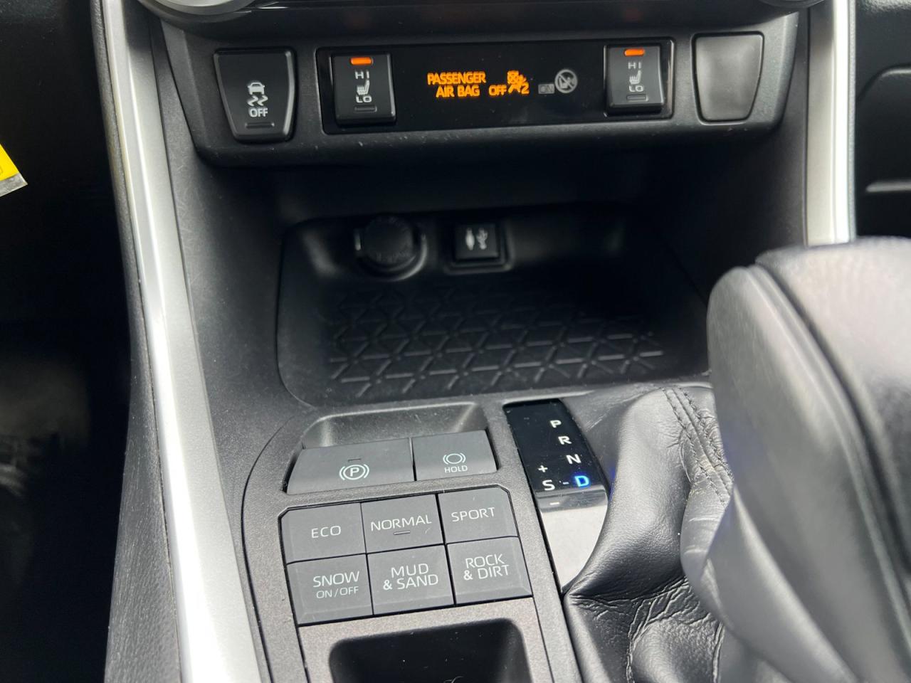 2019 Toyota RAV4 LE AWD - Photo #16