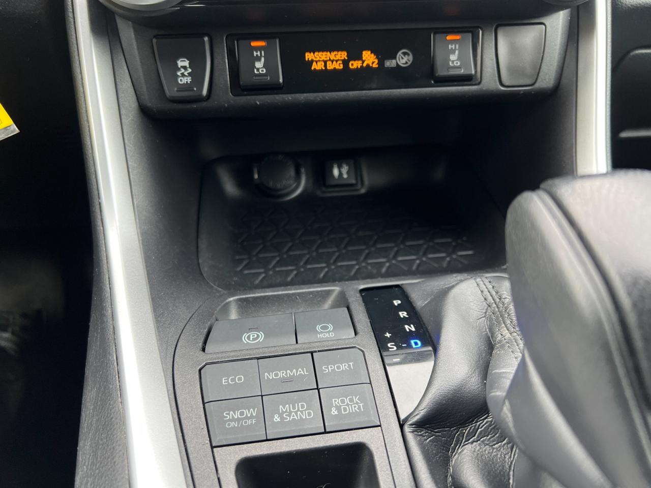 2019 Toyota RAV4 LE AWD - Photo #16