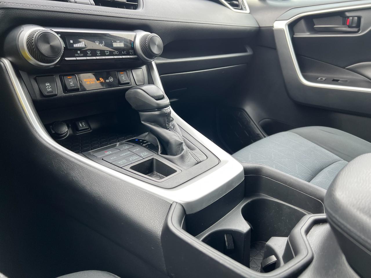 2019 Toyota RAV4 LE AWD - Photo #17