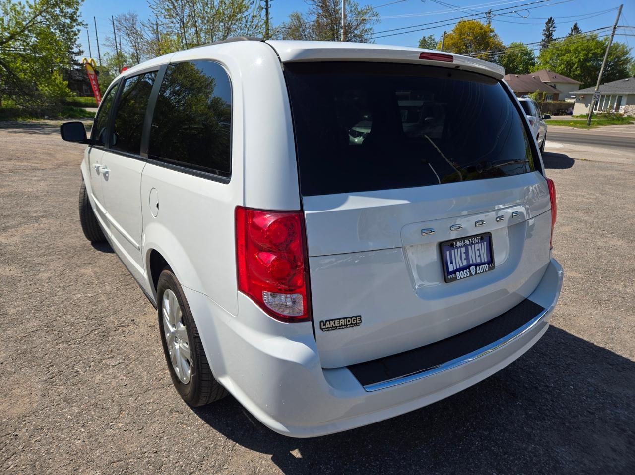 2017 Dodge Grand Caravan SE Photo2
