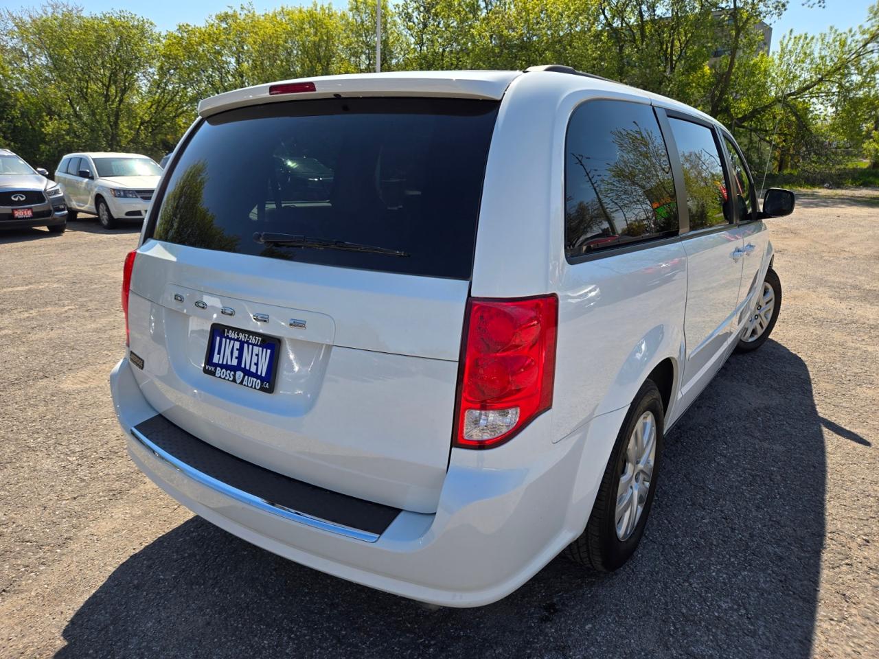2017 Dodge Grand Caravan SE Photo4