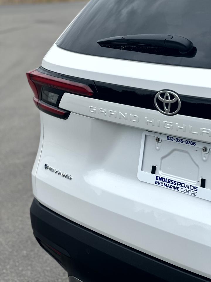 2025 Toyota Grand Highlander Hybrid Limited - Photo #9