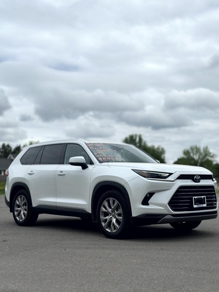 2025 Toyota Grand Highlander Hybrid Limited Photo4