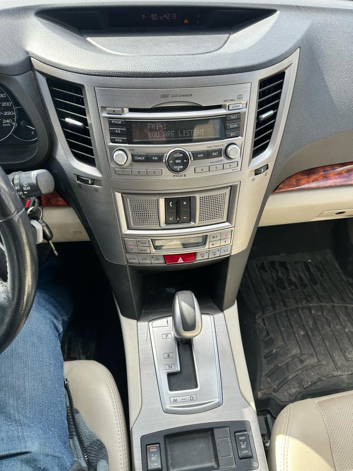 2011 Subaru Outback 2.5i Limited Pwr Moon - Photo #11