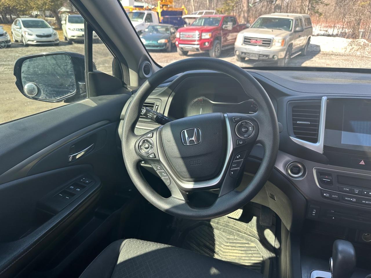 2017 Honda Ridgeline SPORT - Photo #11