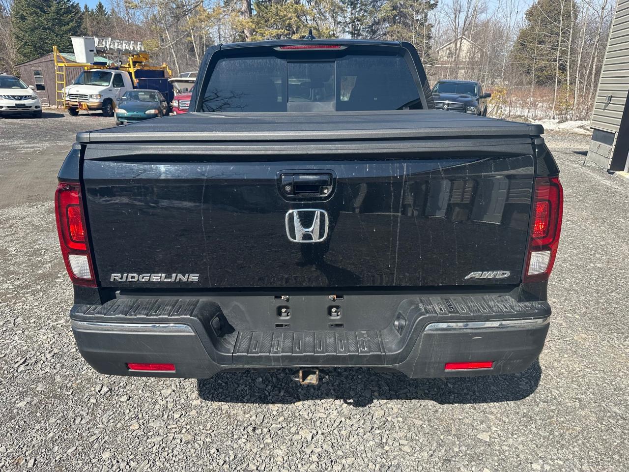 2017 Honda Ridgeline SPORT - Photo #4