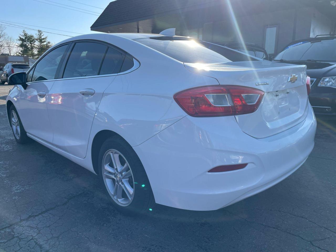 2017 Chevrolet Cruze 4dr Sdn 1.4L LT w/1SD - Photo #6