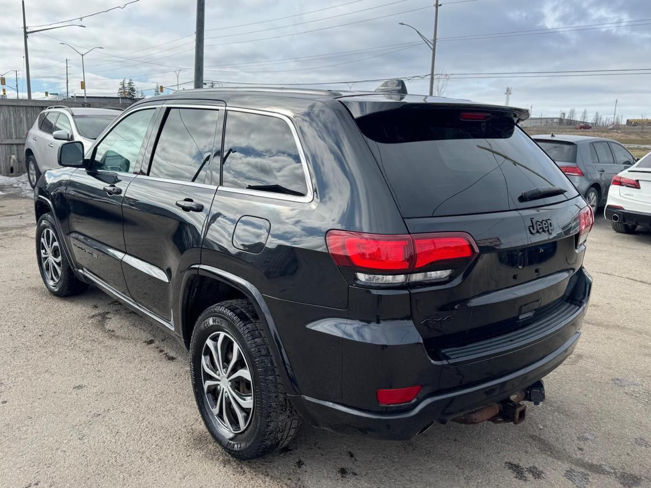 2015 Jeep Grand Cherokee LAREDO, 4X4, SUNROOF, BLACK ON BLACK, CERTIFIED - Photo #3