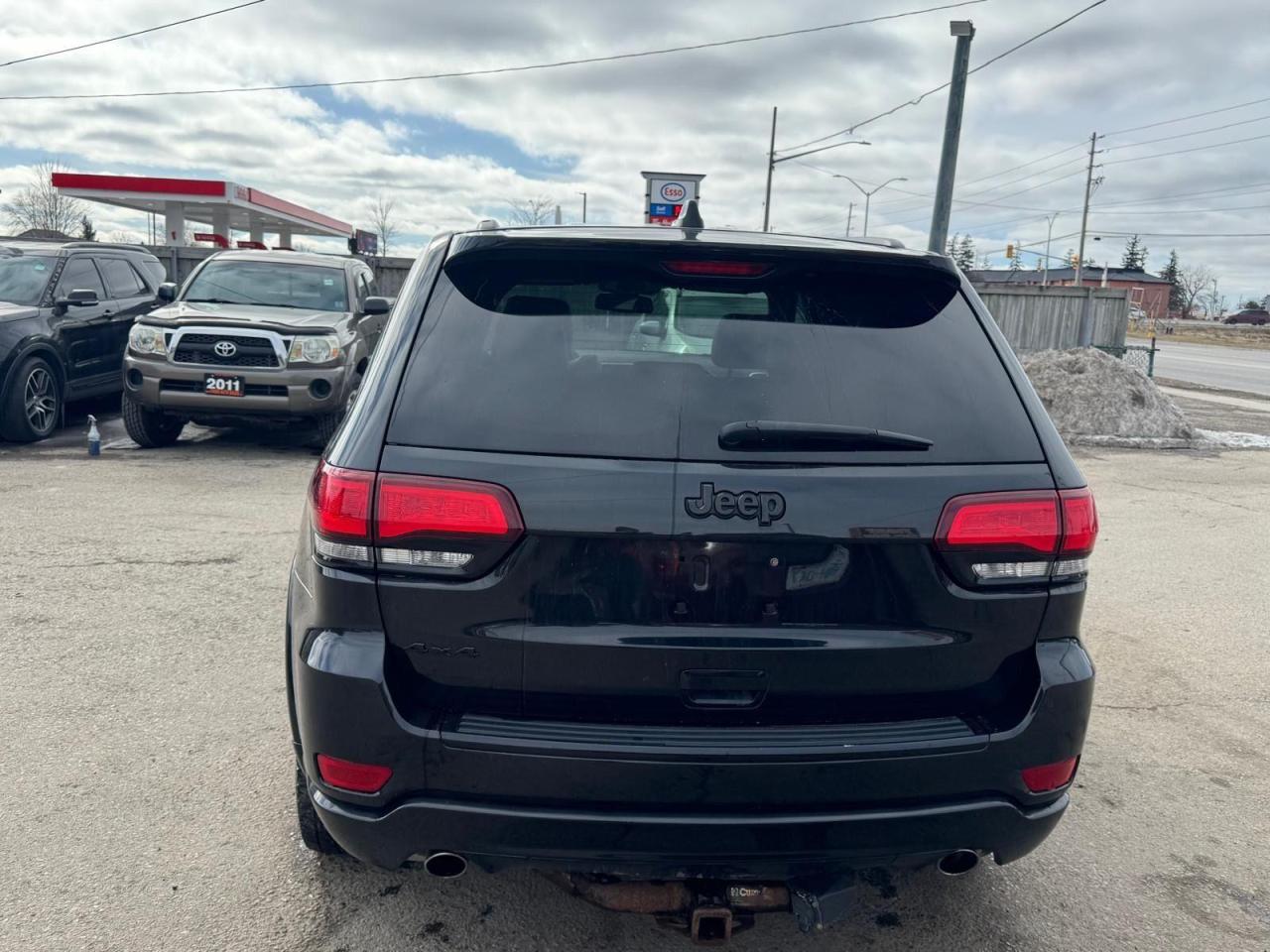 2015 Jeep Grand Cherokee LAREDO, 4X4, SUNROOF, BLACK ON BLACK, CERTIFIED - Photo #4