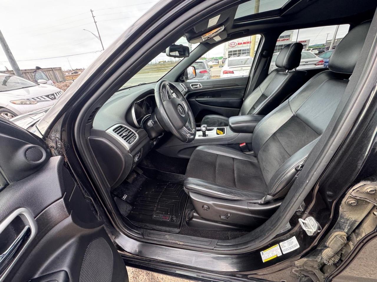 2015 Jeep Grand Cherokee LAREDO, 4X4, SUNROOF, BLACK ON BLACK, CERTIFIED - Photo #11