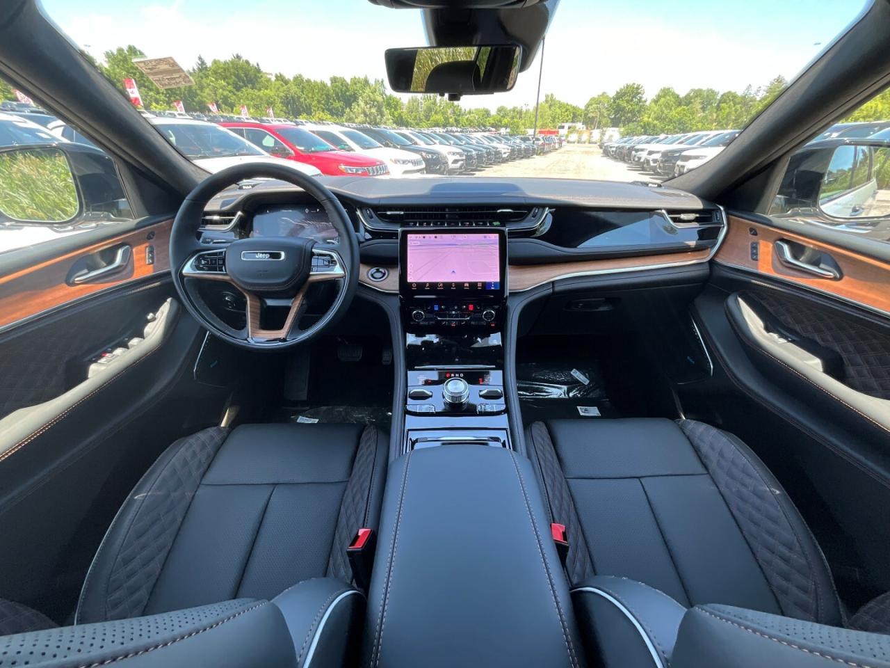 2025 Jeep Grand Cherokee L SUMMIT RESERVE | LuxTech | High Alt | Photo4