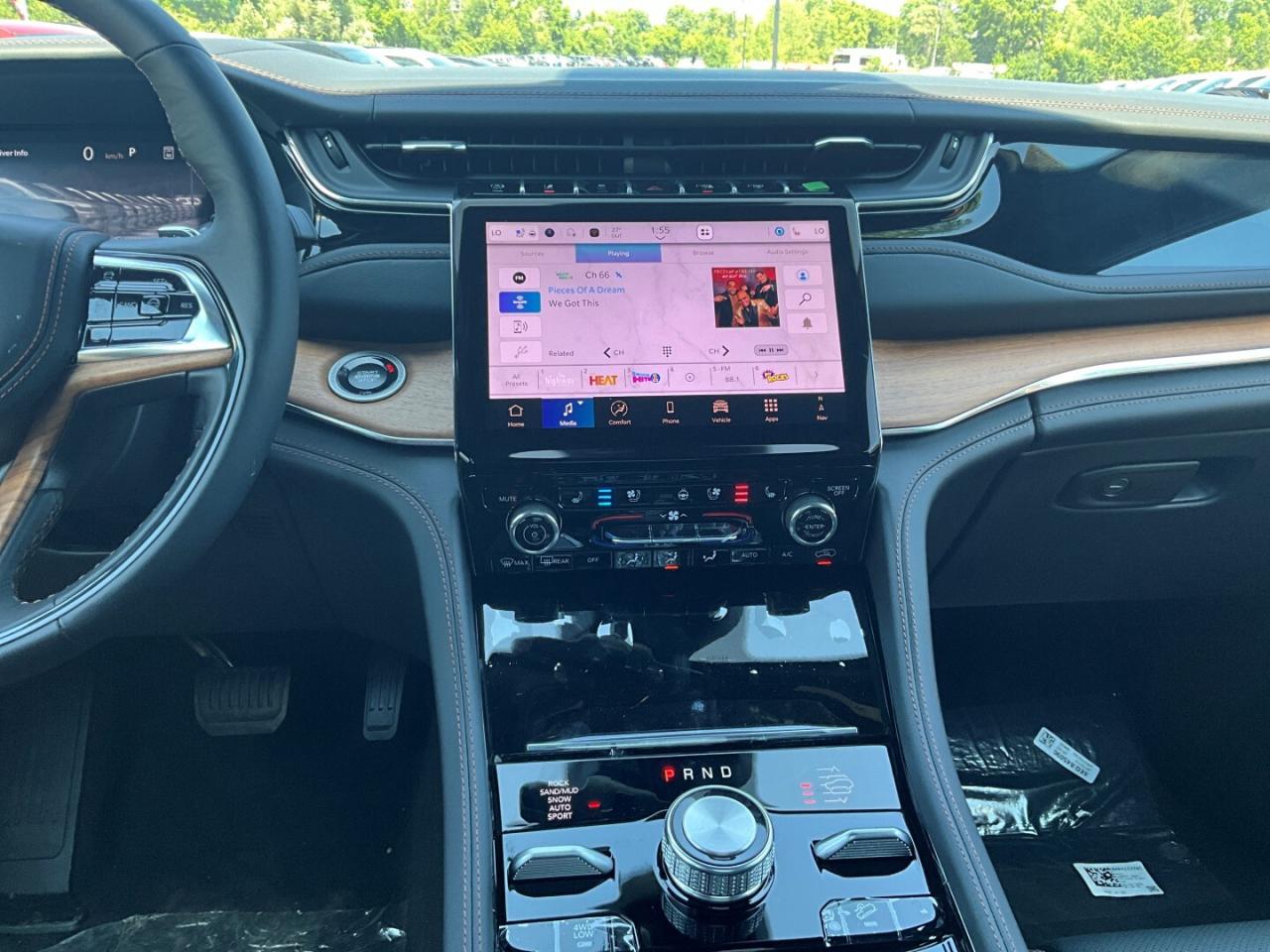 2025 Jeep Grand Cherokee L SUMMIT RESERVE | LuxTech | High Alt | Photo