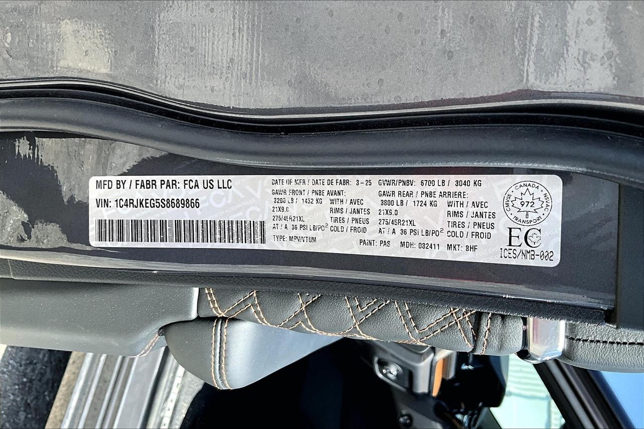 2025 Jeep Grand Cherokee L SUMMIT RESERVE | LuxTech | High Alt | Photo